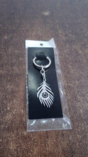 Stylish Stainless Steel Peacock Feather Keychain (1 Pc) - dailyneed.life