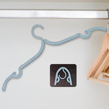 Travel Hangers, Portable Folding Clothes Hangers (1 Pc / Big) - dailyneed.life