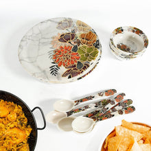 Dream 18-Piece Plastic Dinner Set – Unique Flower Design, 6 Plates, 6 Bowls & 6 Spoons, Microwave & Dishwasher Safe - dailyneed.life