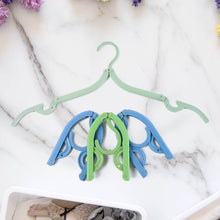 Travel Hangers, Portable Folding Clothes Hangers (4 Pc / Big) - dailyneed.life