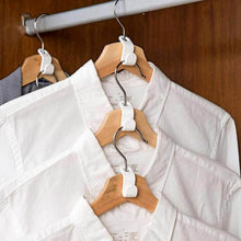 Plastic Clothes Hanger with Non-Slip Pad - dailyneed.life