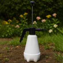 1.5L Heavy-Duty Plastic Pressure Spray Bottle with Adjustable Nozzle - dailyneed.life