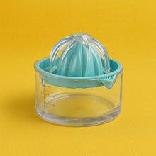 Manual Citrus Fruit Juicer with Measuring Cup - dailyneed.life