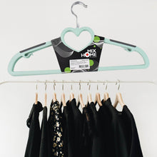 Plastic Clothes Hangers, Slim & Durable Space-Saving Hangers (3 Ps) - dailyneed.life