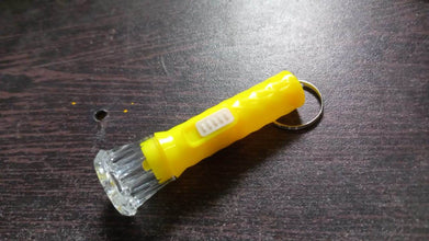 Small Plastic LED Torch – Cute & Handy Pocket Flashlight for Kids (1 Pc) - dailyneed.life