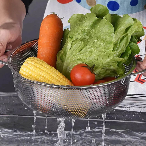 Stainless Steel Colander with Handle, Large Strainer Basket for Kitchen (25.5 cm) - dailyneed.life