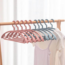 Plastic Clothes Hangers, Slim & Durable Space-Saving Hangers (10 Pack) - dailyneed.life