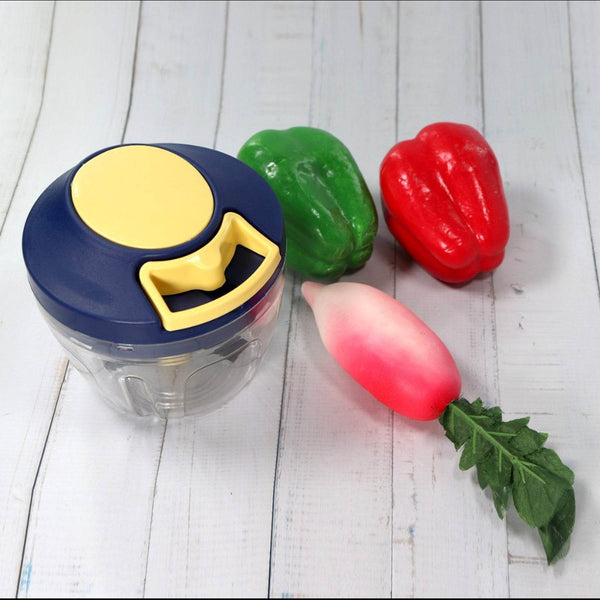 Chopper with Blades for Effortlessly Chopping Vegetables and Fruits for Your Kitchen (650ml) - dailyneed.life