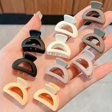 Plastic Small Hair Clips for Girls Kids Hair Accessories (3 Pcs Set / Mix Color & Design) - dailyneed.life