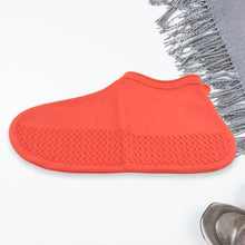Non-Slip Silicone Rain Reusable Anti skid Waterproof Fordable Boot Shoe Cover (Medium Size / 1 Pair / Red) - dailyneed.life