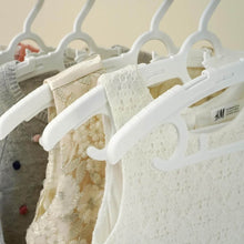 Large Dress Hanger Plastic Adjustable Cloth Hanger (5 pcs Set) - dailyneed.life