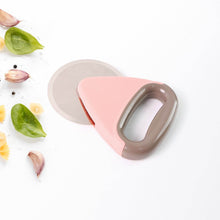 HomeChef Ergonomic Pizza Cutter with Stainless Steel Rotating Blade (1 Pc) - dailyneed.life