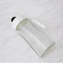 Kitchen Glass Oil Bottle Dispenser Automatic Opening Closing Home Bottles For Oil And Vinegar Honey Olive Oil Container (630ml) - dailyneed.life