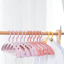 Plastic Clothes Hangers, Slim & Durable Space-Saving Hangers (10 Pack) - dailyneed.life