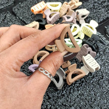 Plastic Small Hair Clips for Girls Kids Hair Accessories (3 Pcs Set / Mix Color & Design) - dailyneed.life