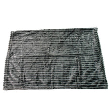 Pet Soft Cat Dog Blanket / Towel (110×70 Cm / 1 Pc / Mix Color & Design) - dailyneed.life