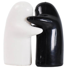 Salt and Pepper Seasoning and Spice Shakers Cute Plastic (2 Pcs Set) - dailyneed.life