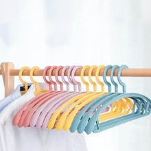 Plastic Clothes Hangers, Slim & Durable Space-Saving Hangers (10 Pack) - dailyneed.life