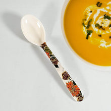 Dream 18-Piece Plastic Dinner Set – Unique Flower Design, 6 Plates, 6 Bowls & 6 Spoons, Microwave & Dishwasher Safe - dailyneed.life