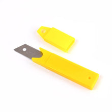 Cutter Knife Set with 1 Replacement Blades, Cutter Knife Advanced Tool (1 Pc / Mix Color) - dailyneed.life