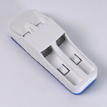 Magnetic Duster With Marker Holder (1 Pc) - dailyneed.life