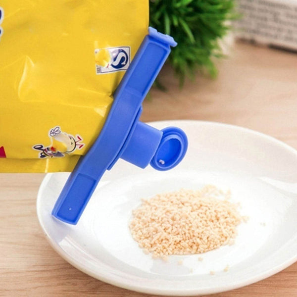 4 Pc Food Sealing Clip used in all kinds of places including household and official, especially for sealing packed food and stuff. - dailyneed.life