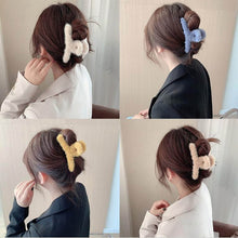 Large Plush Hair Claw Clips, Plastic Fluffy Hair Claw Hair (1 Pc / Mix Color) - dailyneed.life