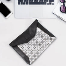 Multipurpose Pouch With Magnetic Lock(1 Pc / 19×14 Cm) - dailyneed.life