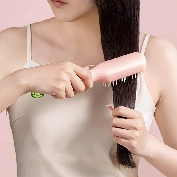 Self-Cleaning Hairbrush – Anti-Static, Detangling, Rotating Massage Comb, Hair accessories - dailyneed.life