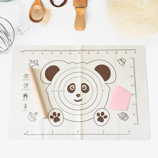 3 In 1 Silicone Baking Mat With Wooden Belan & Cake Scraper (3 Pcs Set / 50×70 CM) - dailyneed.life