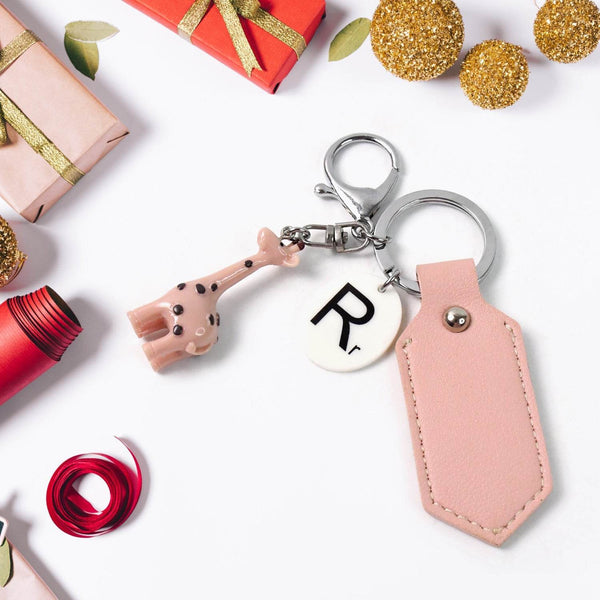 Charming Giraffe Keychain – A Touch of Whimsy for Your Everyday Essentials (1 Pc) - dailyneed.life