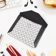 Multipurpose Pouch With Magnetic Lock(1 Pc / 19×14 Cm) - dailyneed.life