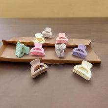 Plastic Small Hair Clips for Girls Kids Hair Accessories (3 Pcs Set / Mix Color & Design) - dailyneed.life