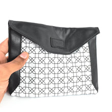 Multipurpose Pouch With Magnetic Lock(1 Pc / 19×14 Cm) - dailyneed.life