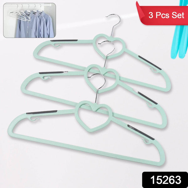 Plastic Clothes Hangers, Slim & Durable Space-Saving Hangers (3 Ps) - dailyneed.life