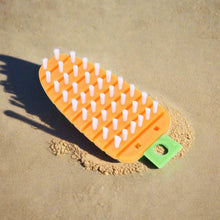 Carrot-Shaped Non-Toxic Vegetable Scrubbing Brush for Fruits & Veggies - dailyneed.life