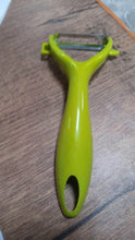 Kitchen Stainless Steel Vegetable and Fruit Peeler - dailyneed.life