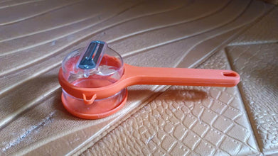 Stainless Steel Peeler With Container (1 Pc) - dailyneed.life