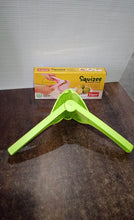 Liger Plastic Manual Handheld Lemon & Orange Squeezer Juice (1 Pc) - dailyneed.life