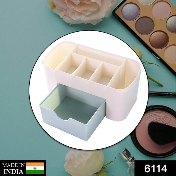 Makeup Cutlery Box Used for storing makeup equipments and kits used by womens and ladies. - dailyneed.life