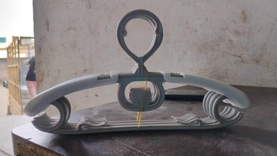 Large Dress Hanger Plastic Adjustable Cloth Hanger (5 pcs Set) - dailyneed.life