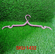 Portable & Foldable Multicolor Plastic Hangers (1pc) - dailyneed.life