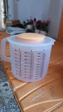 Plastic Baking Measuring Cup 2.5L Measurement with Scale Kitchen Pouring Cup - dailyneed.life