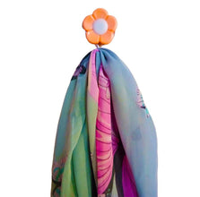 Plastic Self-Adhesive Flower Shape Hooks (Pack of 5) - dailyneed.life