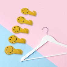 5 PC ADHESIVE HOOK FOR HOLDING STUFFS,KEY AND OTHER ITEMS - dailyneed.life