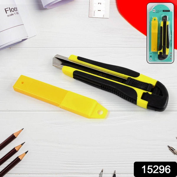 Cutter Knife Set with 1 Replacement Blades, Cutter Knife Advanced Tool (1 Pc / Mix Color) - dailyneed.life