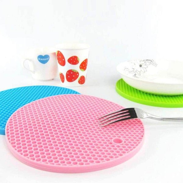 Mat, 1Pc Silicone Hot Mat used for breakfast, lunch and dinner purposes in different-different places. - dailyneed.life