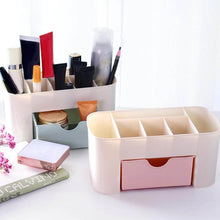 Makeup Cutlery Box Used for storing makeup equipments and kits used by womens and ladies. - dailyneed.life