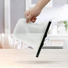 Reusable Silicone Food Bag – Leakproof, Flat Bottom, BPA-Free, Microwave & Dishwasher Safe - dailyneed.life