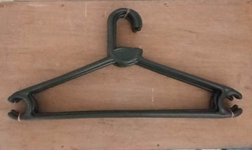 Plastic Clothes Hanger (Set of 6 Pieces) - dailyneed.life